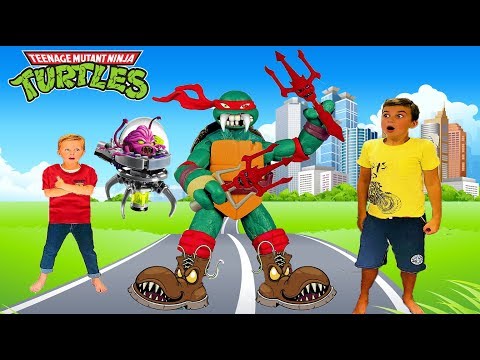 Видео: ЧЕРЕПАШКИ НИНДЗЯ! ЗЛОЙ РАФ СОШЕЛ С УМА! РАСПАКОВКА! Видео для детей.
