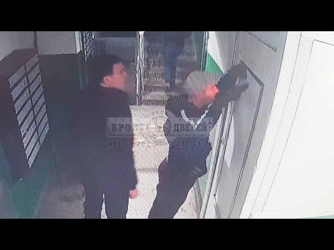Видео: Видео домушников в Киеве. Как действуют воры и советы как защитить квартиру от воров.