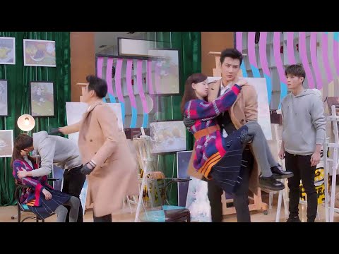 Видео: Хитрый мужчина тайно поцеловал Золушку, генеральный директор был злым, предупреждая: она моя!