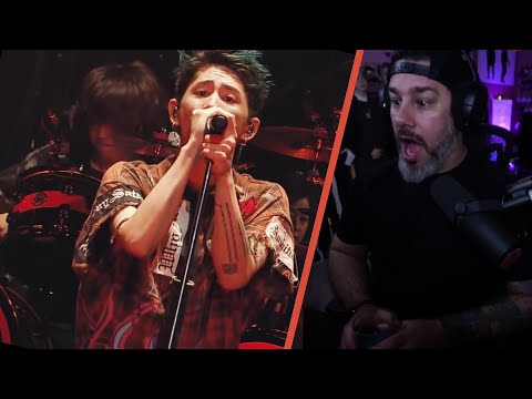 Видео: Реакция директора - ONE OK ROCK - 'I was King' (ЖИВАЯ ПРЯМОСТРОЙКА из японского тура оркестра)