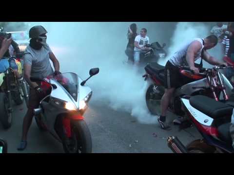 Видео: Най-атрактивните абитуриенти Випуск 2013 - Свиленград (HD)