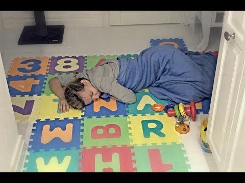 Видео: #219 Влог! Выспалась! Готовим банановый хлеб! Весь день вместе!