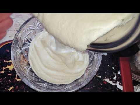Видео: Воздушный крем без яиц | Для торта, эклеров и пирожных!