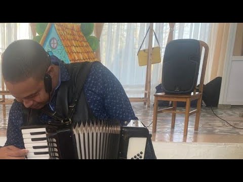 Видео: Макс Аккордеон. в прямом эфире!