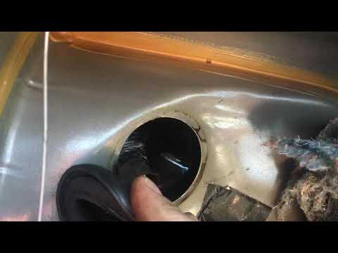Видео: Диагностика течи воды в салон Датсун Он До.