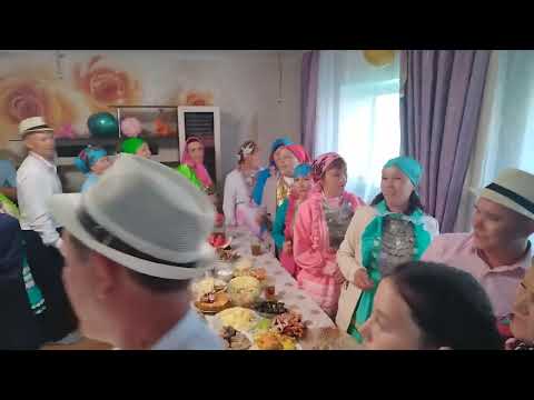 Видео: Сӱанвате-влак невестам приданыйже дене пырля жених деке наҥгаят.