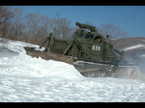 Видео: Мощная техника в снегу! МТЗ-1221, БАТ-М, Т-4А, ДЭТ-250, Т-170, КамАЗ!