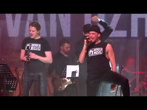 Видео: Ivan Ozhogin (Иван Ожогин), Drew Sarich (Дрю Сэрич). The greatest show. Moscow. 22/02/2020