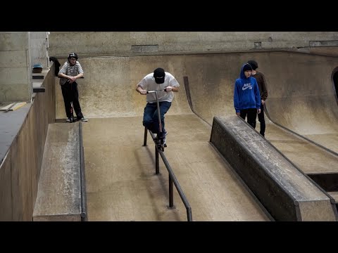 Видео: ПИТЕРСКИЕ КРЫШИ | СКЕЙТ-ПАРК СМЕНА | ТРЮКИ С АНТОШКОЙ | ДЕНЬ 2