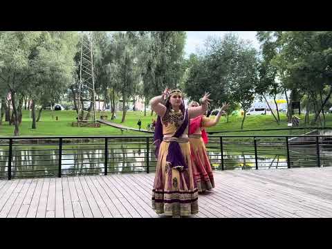 Видео: Індійський танець в стилі bollywood “Ghoomar”, дует Петришена Вікторія та ШевцоваОлена