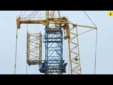 Видео: Монтаж башенного крана КБ-515. Оригинальная технология наращивания башни