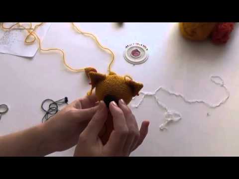 Видео: Как оформить мордочку вязаной игрушке