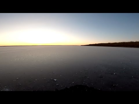 Видео: Рыбалка. Налим на стук, третий выход.
