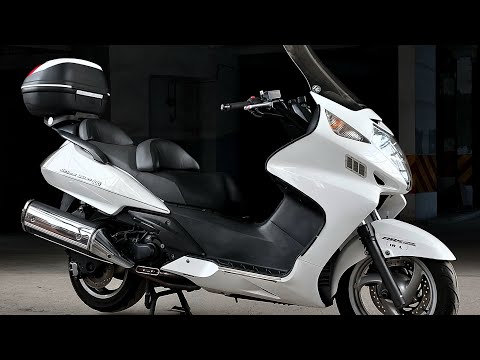 Видео: Honda Silver Wing 600 ABS - как Gold Wing, только практичнее👏