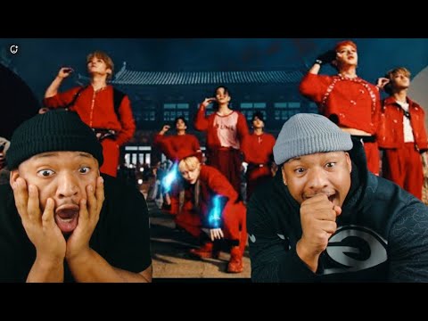 Видео: Stray Kids "소리꾼(Thunderous)" клип | РЕАКЦИЯ TWINS