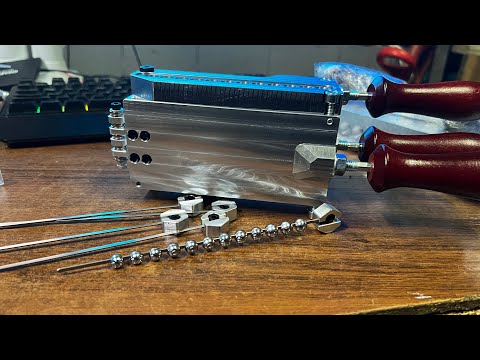 Видео: Форма с ножом для литья чебурашки 1-4г