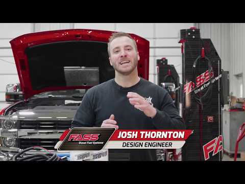 Видео: Установка FASS на Chevrolet Duramax или GMC Duramax 2015–2016 годов выпуска