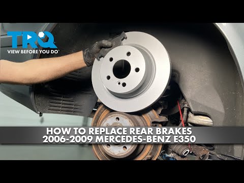 Видео: Как заменить задние тормоза на Mercedes-Benz E350 2006-2009 годов