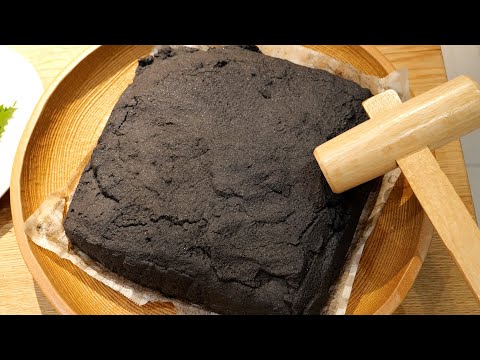 Видео: [Что это за чертовщина?] В этом черном как смоль комке водится удивительная рыба.