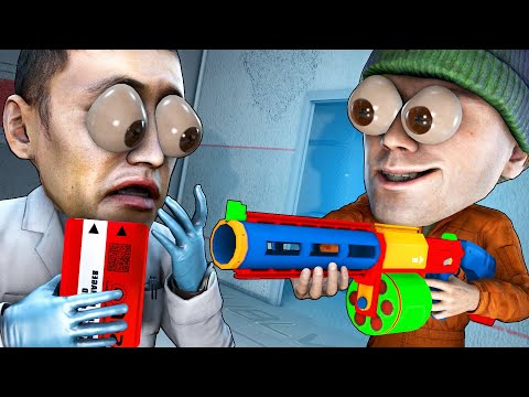Видео: НАПУГАЛ УЧЁНОГО ИГРУШЕЧНЫМ ОРУЖИЕМ В SCP: SECRET LABORATORY!