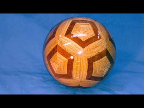 Видео: Токарная обработка дерева: сегментированная сфера или футбольный мяч