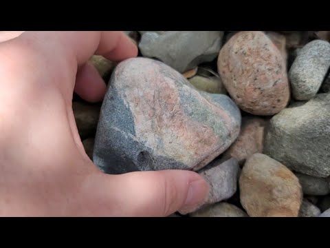 Видео: Обычный камень, найденный в Dairy Queen, превратился в великолепный драгоценный камень