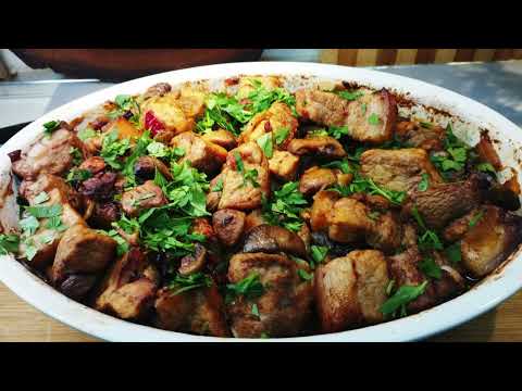 Видео: 279 # Катино мезе - нежное мясо - тушеное и запеченное, самое вкусное блюдо зимой -  Yami Yami