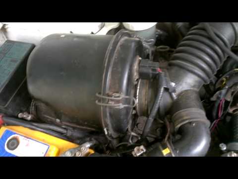 Видео: Mitsubishi Lancer 1990 год, троит, не работает 4-ый цилиндр, АКПП.