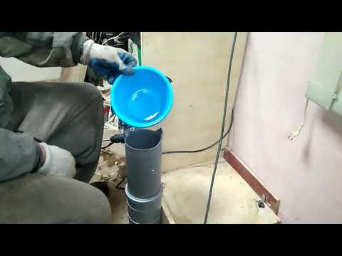 Видео: Приспособление для экономии компонентов ППУ при размешивании и заливке.