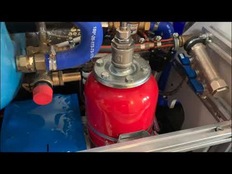 Видео: Установка отопителя Eberspeacher (webasto) для теплого пола в автодом Mercedes Sprinter 4x4