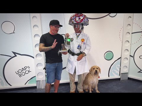 Видео: Назад в будущее: Док Браун и Эйнштейн в фотосессии на островах приключений | Ретро-стоянка