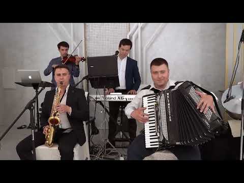 Видео: Крымскотатарский ансамбль "Тараф" - Салгъыр бою (PRESTIGE 2022)