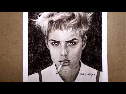 Видео: Портрет соусом / Speed drawing portrait of Agyness Deyn