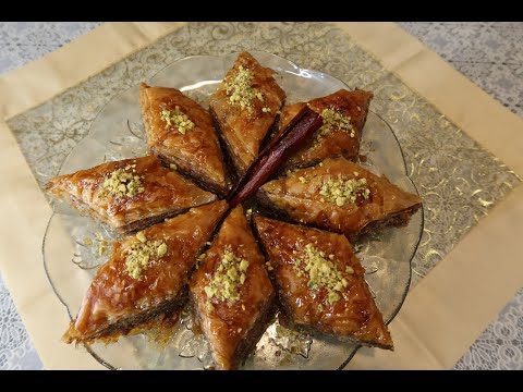 Видео: ЛЕГКАЯ  но  НЕВЕРОЯТНО  ВКУСНАЯ  ПАХЛАВА   ГРЕЧЕСКАЯ   //EASY BUT INCREDIBLY TASTY BAKLAVA GREEK //