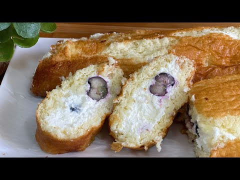 Видео: Бисквитный рулет с творожной начинкой и свежей черника🫐