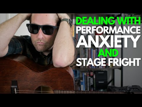 Видео: Как справиться со страхом выступления и страхом сцены — уроки игры на гитаре со Стюартом!