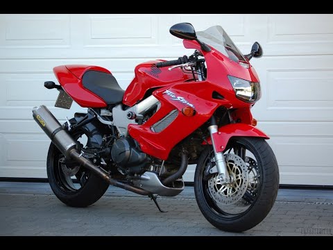 Видео: Honda VTR1000F бешеный перфоратор