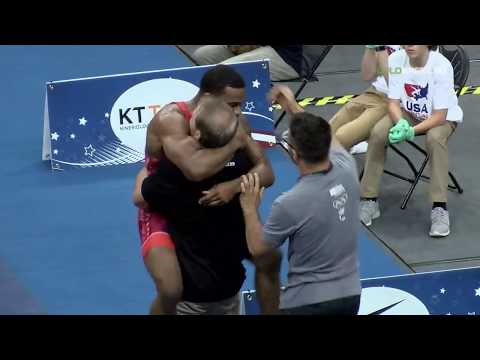 Видео: Джордан Берроуз (Sunkist Kids) против Кайла Дейка (TMWC) — Раунд 3