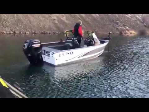 Видео: Minn Kota 12v против 24v (Pt. 1) Сравнение на воде