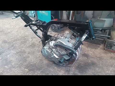 Видео: Ремонт рамы CB600.