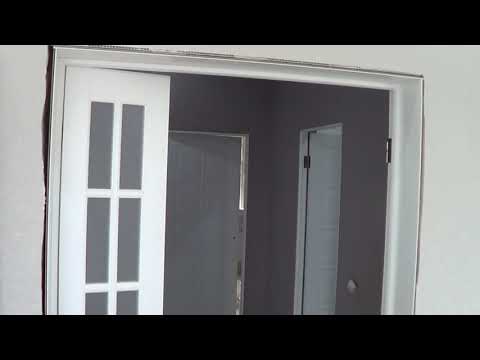 Видео: (добор телескоп) как сделать новый замок на обрезанном доборе.