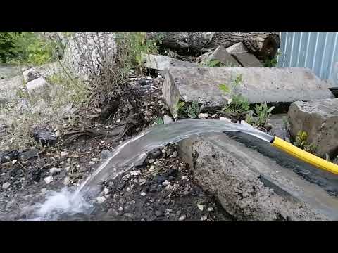 Видео: скважина в ангаре на производстве.