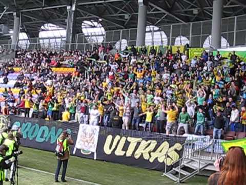 Видео: 03.05.2014 Ч.4. Атмосфера первого тайма. Финал кубка Беларуси по футболу Неман-Шахтер.