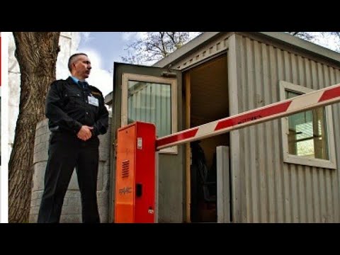 Видео: КОНФЛИКТ С Охраной В ЛУЖНИКАХ На ВЫЕЗДЕ / НЕ Выпускают ТАКСИ / ПОБЕГ С Помощью ПАССАЖИРОВ