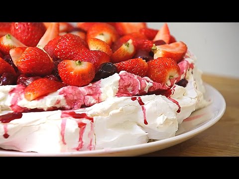 Видео: ТОРТ ПАВЛОВА Pavlova Cake | рецепт рукавички манифтв