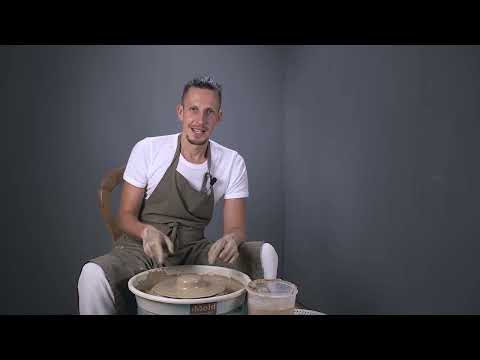 Видео: Доцентровка глины. Как убрать небольшое биение