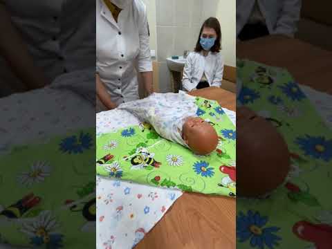 Видео: ПЕЛЕНАНИЕ НОВОРОЖДЕННОГО