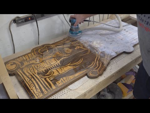 Видео: Всадник без головы. Инкрустация зернистостью кромки, выполненная на станке с ЧПУ. BroinwoodD.