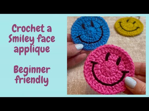 Видео: Вяжем крючком аппликацию «Смайлик», вязание крючком для начинающих, брелок «Смайлик»