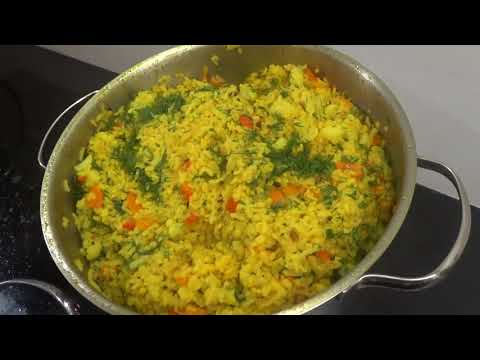 Видео: Kitchari and Spinach - Cooking with dasa Goswami / Кичри и Шпинат - Готовим с дасом Госвами